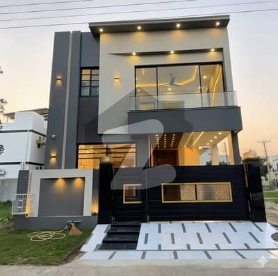 5 MARLA BRAND NEW HOUSE FOR SALE TOP LOCATION SOLID CONSTRUCTION