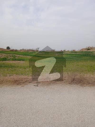 Corner plot on 50 feet road size(25x60)