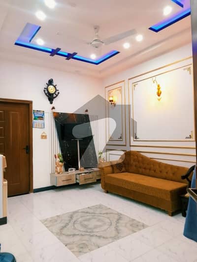 رحمان گارڈنز - ایگزیکٹو بلاک رحمان گارڈنز,فیصل آباد میں 3 کمروں کا 3 مرلہ مکان 1.25 کروڑ میں برائے فروخت۔