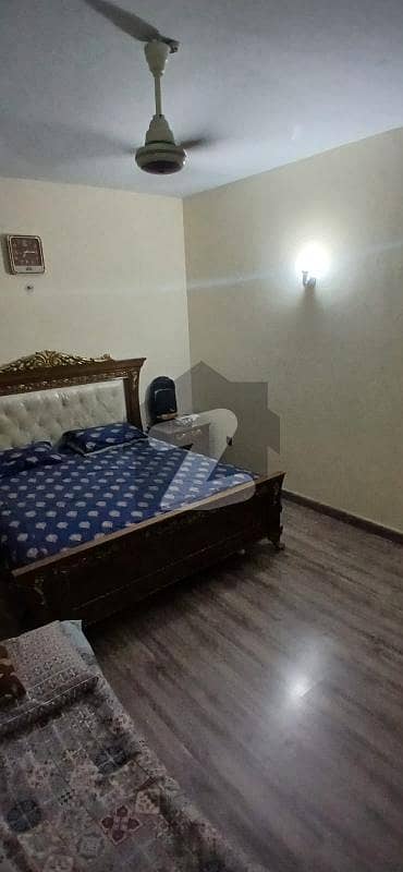 نارتھ ناظم آباد کراچی میں 7 کمروں کا 12 مرلہ مکان 6.5 کروڑ میں برائے فروخت۔