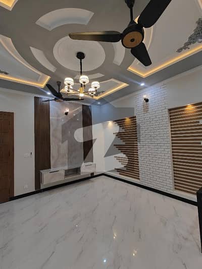 جناح گارڈنز ایف ای سی ایچ ایس,اسلام آباد میں 4 کمروں کا 8 مرلہ مکان 2.95 کروڑ میں برائے فروخت۔