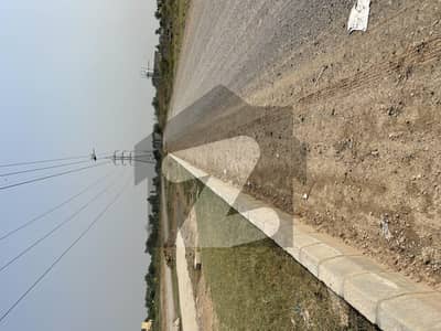 I-12/1 plot for sale prime location back to civic road 30x60 in 2000 series