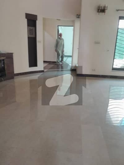 10 MARLA INDEPENDENT HOUSE FOR RENT IN WAPDA TOWN PHASE 1