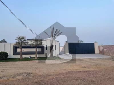 Luxury 6 Kanal Farmhouse with Swimming Pool in Sarina Farms - Bedian Road