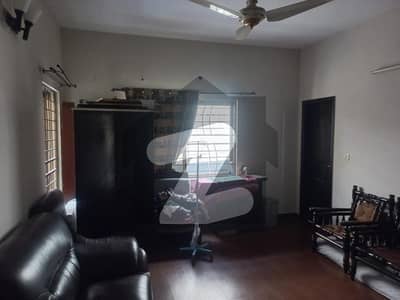 عسکری 11 عسکری,لاہور میں 5 کمروں کا 12 مرلہ مکان 5.15 کروڑ میں برائے فروخت۔ عسکری 11 عسکری,لاہور میں 5 کمروں کا 12 مرلہ مکان 5.15 کروڑ میں برائے فروخت۔