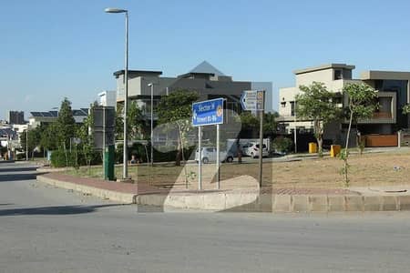 بحریہ ٹاؤن فیز 8 بحریہ ٹاؤن راولپنڈی,راولپنڈی میں 10 مرلہ رہائشی پلاٹ 1.2 کروڑ میں برائے فروخت۔