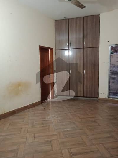 پنجاب سمال انڈسٹریز کالونی لاہور میں 3 کمروں کا 7 مرلہ زیریں پورشن 52.0 ہزار میں کرایہ پر دستیاب ہے۔ پنجاب سمال انڈسٹریز کالونی لاہور میں 3 کمروں کا 7 مرلہ زیریں پورشن 52.0 ہزار میں کرایہ پر دستیاب ہے۔