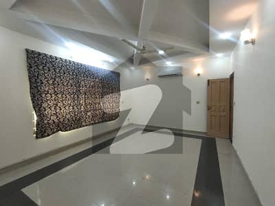 ای ۔ 11/4 ای ۔ 11,اسلام آباد میں 4 کمروں کا 10 مرلہ بالائی پورشن 1.1 لاکھ میں کرایہ پر دستیاب ہے۔