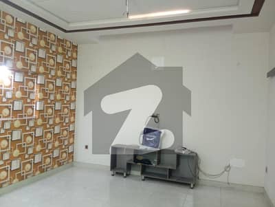 واپڈا سٹی فیصل آباد میں 3 کمروں کا 10 مرلہ بالائی پورشن 60.0 ہزار میں کرایہ پر دستیاب ہے۔