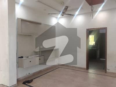 HOUSE FOR RENT DOUBLE STOREY