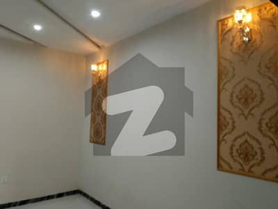 ہائی کورٹ سوسائٹی فیز 2 ہائی کورٹ سوسائٹی,لاہور میں 4 کمروں کا 4 مرلہ مکان 58.0 ہزار میں کرایہ پر دستیاب ہے۔