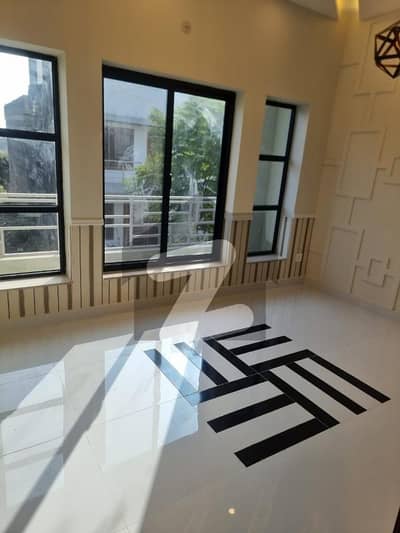 ڈی ۔ 12 اسلام آباد میں 3 کمروں کا 4 مرلہ مکان 4.5 کروڑ میں برائے فروخت۔