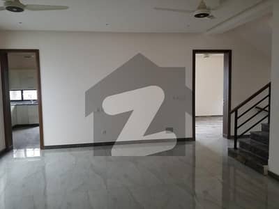 ڈی ۔ 12 اسلام آباد میں 3 کمروں کا 10 مرلہ بالائی پورشن 1.5 لاکھ میں کرایہ پر دستیاب ہے۔