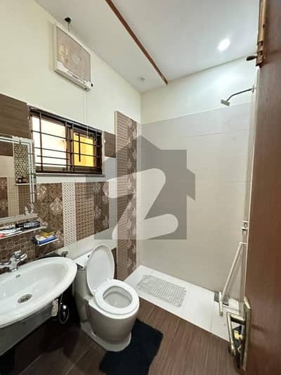 پنجاب یونیورسٹی سوسائٹی فیز 2 پنجاب یونیورسٹی ایمپلائیز سوسائٹی,لاہور میں 4 کمروں کا 7 مرلہ مکان 3.3 کروڑ میں برائے فروخت۔