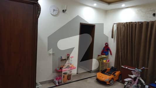 داؤد ریذیڈنسی ہاؤسنگ سکیم ڈیفینس روڈ,لاہور میں 3 کمروں کا 5 مرلہ بالائی پورشن 45.0 ہزار میں کرایہ پر دستیاب ہے۔