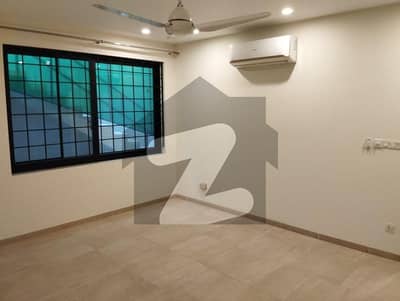 ایف ۔ 10 اسلام آباد میں 2 کمروں کا 1 کنال زیریں پورشن 1.6 لاکھ میں کرایہ پر دستیاب ہے۔