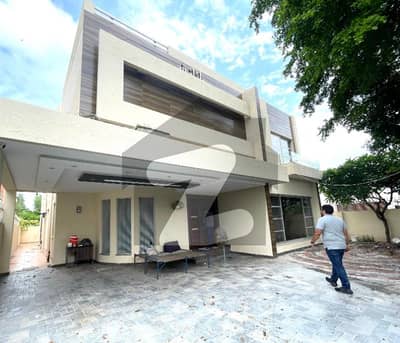 ڈی ایچ اے فیز 5 ڈیفنس (ڈی ایچ اے),لاہور میں 5 کمروں کا 1 کنال مکان 2.7 لاکھ میں کرایہ پر دستیاب ہے۔