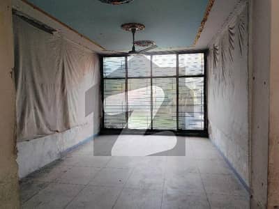 ڈی ایچ اے فیز 2 - بلاک ایس فیز 2,ڈیفنس (ڈی ایچ اے),لاہور میں 5 کمروں کا 1 کنال مکان 5.7 کروڑ میں برائے فروخت۔