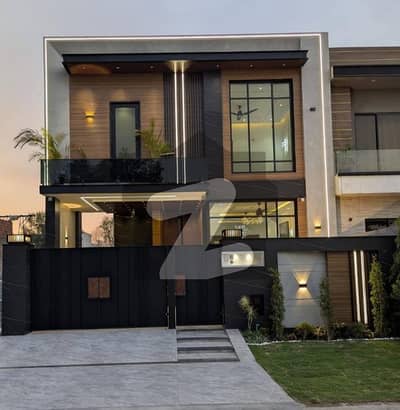 ٹاپ سٹی 1 اسلام آباد میں 5 کمروں کا 10 مرلہ مکان 4.1 کروڑ میں برائے فروخت۔