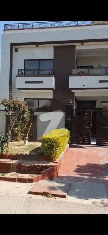 G13/2 35x70 House Available For sale