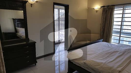 3 Bed Nice Condition Flat West Open With Completion Certificate