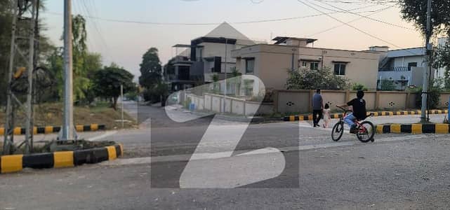 1 Kanal Boulevard Corner With DHA Transfer And Possession. Ready To Construct. Sec HB (Garden Villas) DHA 4, Rawalpindi. Dem 1.90 Slightly Negotiable.