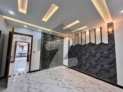 بسم اللہ ہاؤسنگ سکیم ۔ حسین بلاک بسم اللہ ہاؤسنگ سکیم,جی ٹی روڈ,لاہور میں 3 کمروں کا 5 مرلہ بالائی پورشن 35.0 ہزار میں کرایہ پر دستیاب ہے۔