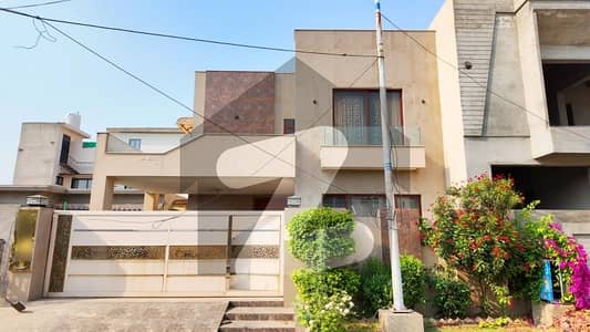 بینکرس ایوینیو ۔ بلاک سی بینکرس ایوینیو کوآپریٹو ہاؤسنگ سوسائٹی,لاہور میں 5 کمروں کا 10 مرلہ مکان 2.85 کروڑ میں برائے فروخت۔