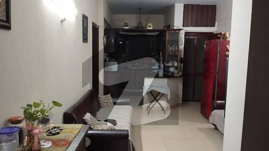 گلستانِِ جوہر ۔ بلاک 15 گلستانِ جوہر,کراچی میں 3 کمروں کا 6 مرلہ فلیٹ 1.9 کروڑ میں برائے فروخت۔