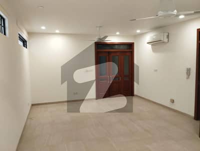 ایف ۔ 10 اسلام آباد میں 2 کمروں کا 1 کنال زیریں پورشن 1.5 لاکھ میں کرایہ پر دستیاب ہے۔