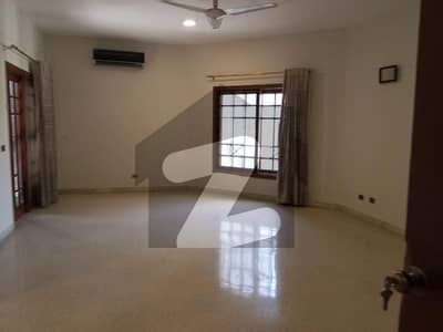 ڈی ایچ اے فیز 2 ڈی ایچ اے ڈیفینس,کراچی میں 3 کمروں کا 1 کنال بالائی پورشن 2.25 لاکھ میں کرایہ پر دستیاب ہے۔