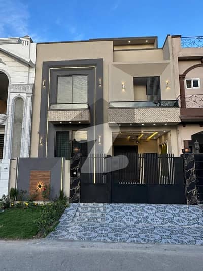 سٹی ہاؤسنگ ۔ فیز 1 سٹی ہاؤسنگ سوسائٹی,گوجرانوالہ میں 4 کمروں کا 5 مرلہ مکان 2.45 کروڑ میں برائے فروخت۔