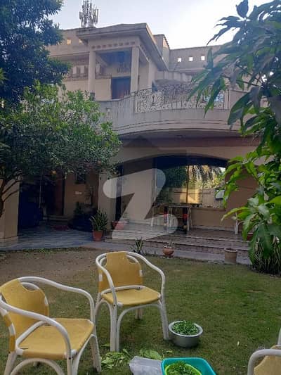 one kanal beautiful bungalow for sale