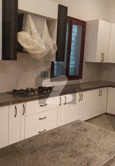 BRAND NEW 500 YARDS FIRST FLOOR PORTION FOR RENT