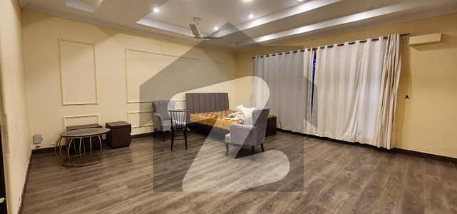 ایف ۔ 7 اسلام آباد میں 8 کمروں کا 1 کنال مکان 12.8 لاکھ میں کرایہ پر دستیاب ہے۔