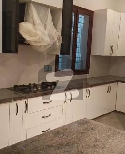 BRAND NEW 500 YARDS FIRST FLOOR PORTION FOR RENT