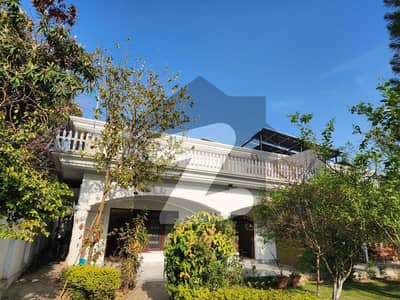 ایف ۔ 7 اسلام آباد میں 5 کمروں کا 2 کنال مکان 5.95 لاکھ میں کرایہ پر دستیاب ہے۔