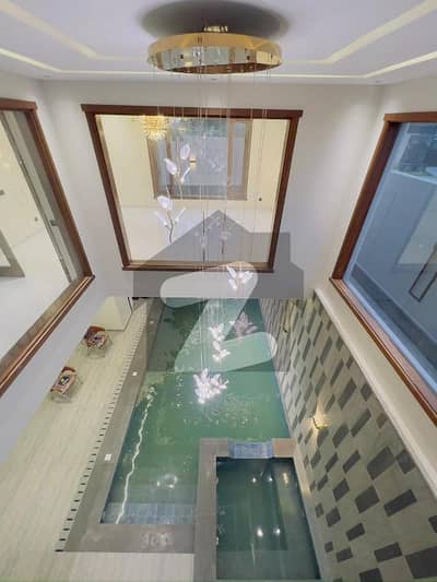 ڈی ایچ اے فیز 8 ڈی ایچ اے ڈیفینس,کراچی میں 6 کمروں کا 1 کنال مکان 8.0 لاکھ میں کرایہ پر دستیاب ہے۔