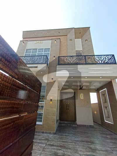 بحریہ نشیمن لاہور میں 3 کمروں کا 5 مرلہ مکان 1.65 کروڑ میں برائے فروخت۔