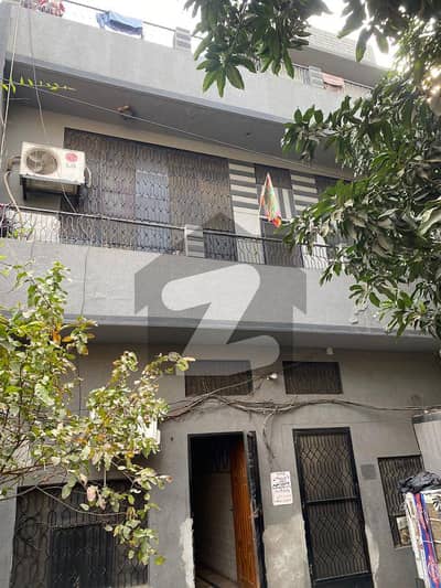 شادباغ لاہور میں 6 کمروں کا 7 مرلہ مکان 4.1 کروڑ میں برائے فروخت۔