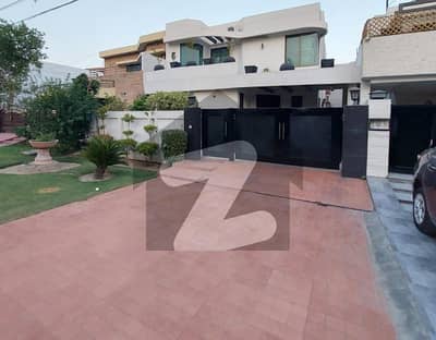 ڈی ایچ اے فیز 3 ڈیفنس (ڈی ایچ اے),لاہور میں 6 کمروں کا 2 کنال مکان 7.0 لاکھ میں کرایہ پر دستیاب ہے۔ ڈی ایچ اے فیز 3 ڈیفنس (ڈی ایچ اے),لاہور میں 6 کمروں کا 2 کنال مکان 7.0 لاکھ میں کرایہ پر دستیاب ہے۔