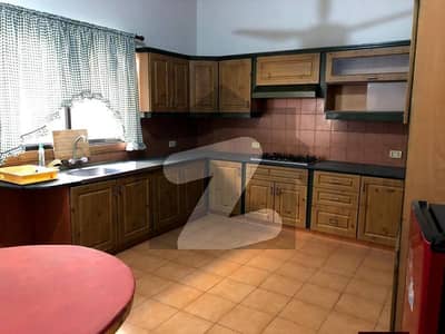 big chance deal 500 yard banglow for sale in phase 6 away from sea west open