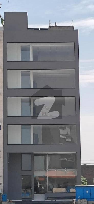 ڈی ایچ اے فیز 6 - سی سی 2 بلاک ڈی ایچ اے فیز 6,ڈیفنس (ڈی ایچ اے),لاہور میں 4 مرلہ عمارت 10.75 کروڑ میں برائے فروخت۔