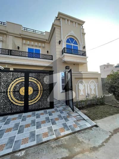 بش ایگزیکٹو ولاز ملتان میں 4 کمروں کا 5 مرلہ مکان 1.8 کروڑ میں برائے فروخت۔