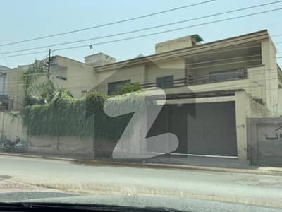 گارڈن ٹاؤن ملتان میں 6 کمروں کا 1 کنال مکان 5.5 کروڑ میں برائے فروخت۔