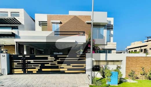 ڈی ایچ اے ڈیفینس فیز 2 ڈی ایچ اے ڈیفینس,اسلام آباد میں 5 کمروں کا 1 کنال مکان 9.75 کروڑ میں برائے فروخت۔