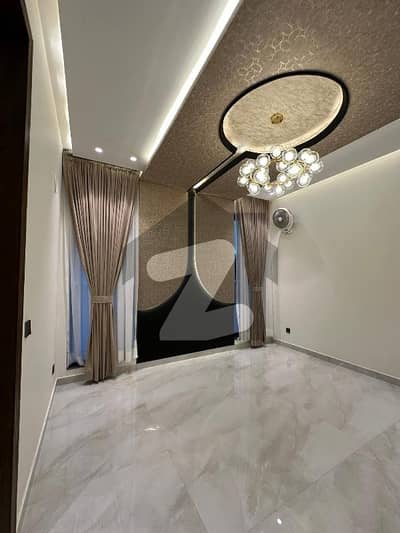 10 Marla House Available For Rent