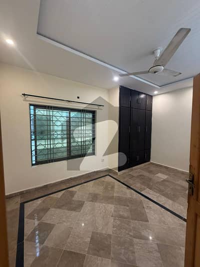 جی ۔ 13 اسلام آباد میں 4 کمروں کا 4 مرلہ مکان 1.1 لاکھ میں کرایہ پر دستیاب ہے۔