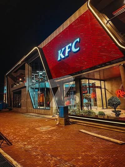 کینال روڈ فیصل آباد میں 6 مرلہ عمارت 7.5 لاکھ میں کرایہ پر دستیاب ہے۔