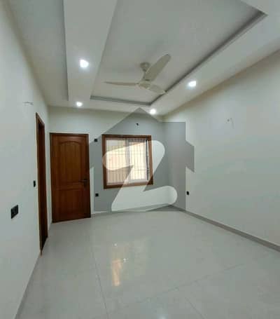 شہید ملت روڈ کراچی میں 4 کمروں کا 11 مرلہ فلیٹ 2.25 لاکھ میں کرایہ پر دستیاب ہے۔